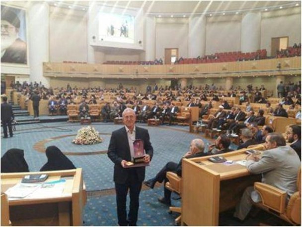 مدیر آموزش و پرورش اسلام آبادغرب بعنوان مدیر برتر انتخاب شد