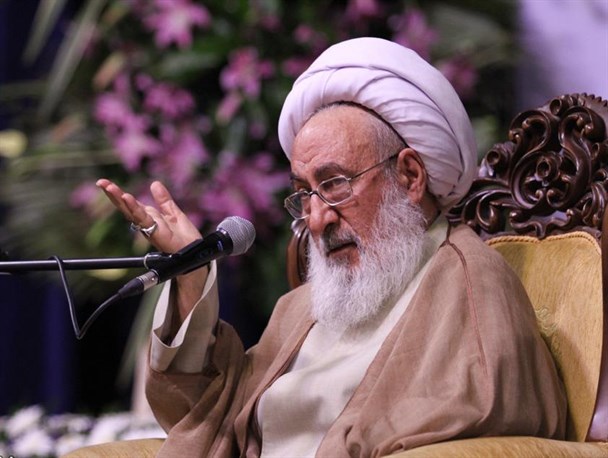 اگر امروز رهبری نداشتیم، برنامه مذهبی هم برگزار نمی‌شد/ دانشجویان سیاسی باشند ولی جناح‌بازی نکنند