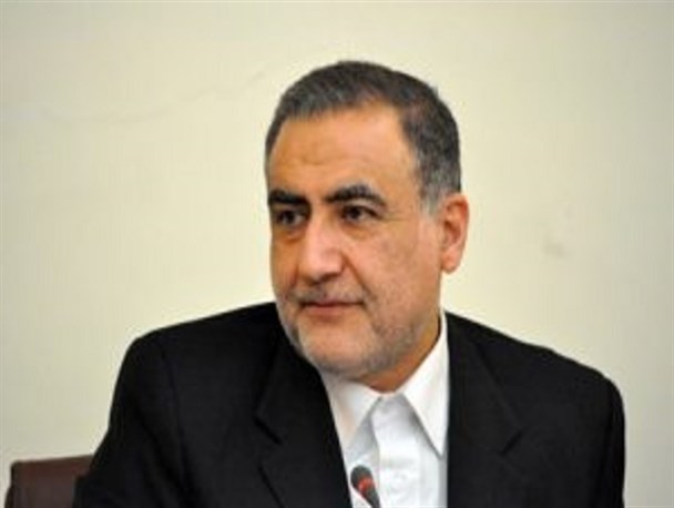 زنگنه باید جزییات قراردادهای نفتی را شفاف سازی کند/ جای تعجب است نمایندگان ملت از قراردادهای بزرگ دولت بی خبر باشند/ وزیر نفت به موقع در مجلس حاضر باشد