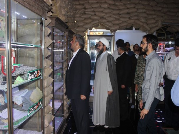 خادمان آستان قدس رضوی از گنجینه ایثار اردکان بازدید کردند + تصاویر