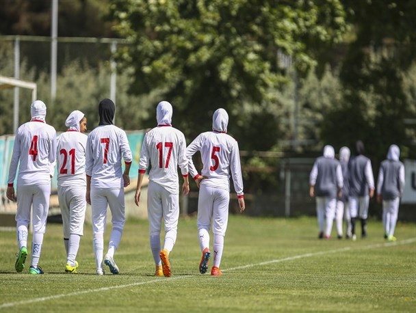 حضور رئیس فدراسیون در تمرین تیم ملی بانوان