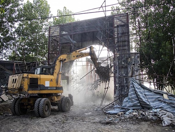 اجرای حکم تخریب سازه های غیر مجاز در خمام