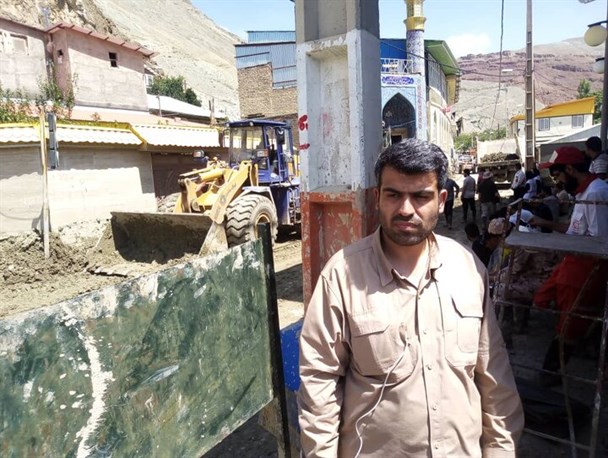 تا لایروبی کامل باغات در کنار باغداران هستیم