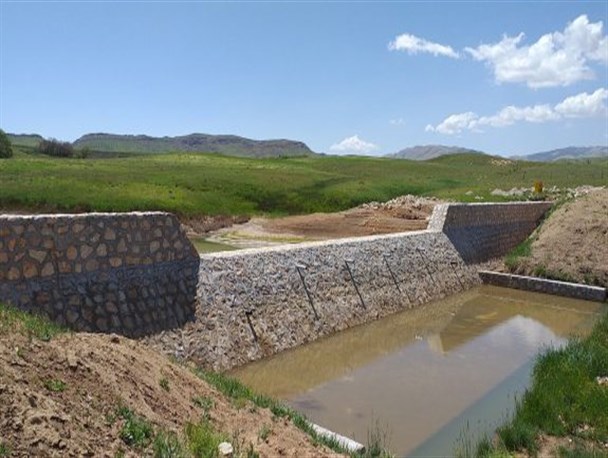 کنترل ۱۰ میلیون مکعب سیلاب توسط آبخیزها/ حفظ و نگهداری بند قصرچم با آب منطقه ای است