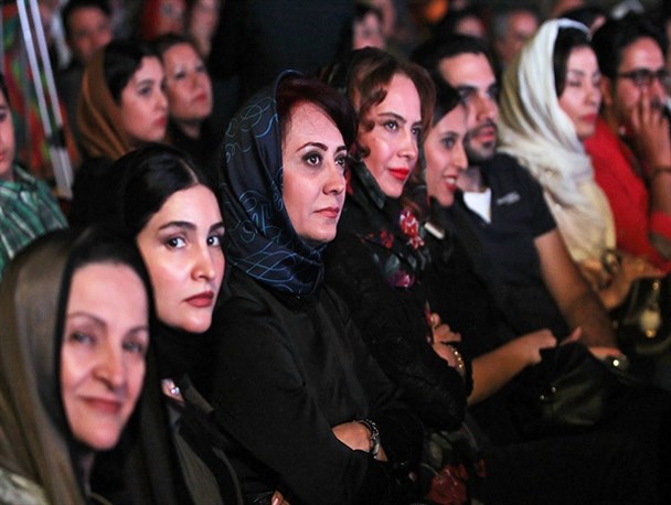 بازیگر یا برهنه گر؟؟؟