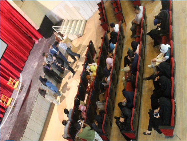 اکران فیلم کوتاه در آباده توسط انجمن سینمای جوان