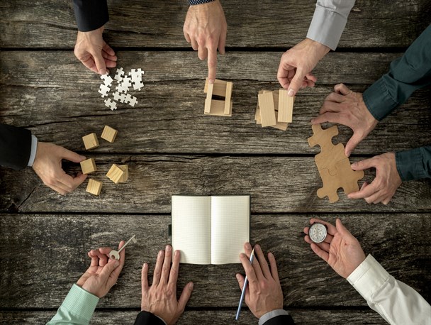 کار تیمی-ملی برای تقویت دشمنان اسلام و مسلمین!