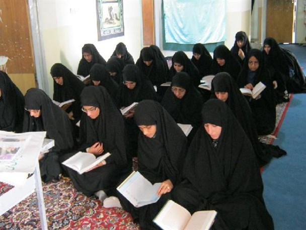 جایگاه حوزه های علمیه خواهران در رشد و پویایی جامعه غیرقابل انکار است