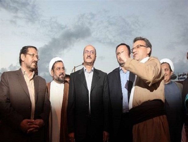 آیا زریوار مکان بهتری برای تفریح مدیران کردستان نبود؟