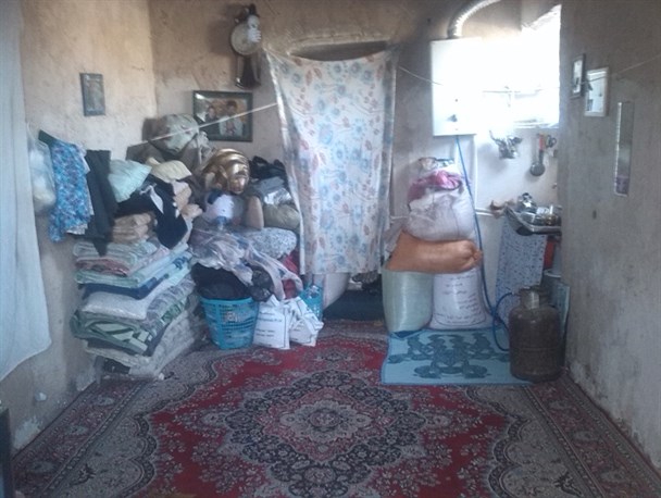 خانواده ای 5نفره که در یک اتاق گلی 12متری زندگی می کند+ تصاویر