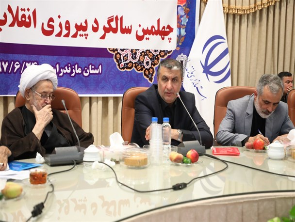 باید واقع‌بینانه و کارگشایانه در صحنه باشیم/برگزاری جشن ۴۰ سالگی انقلاب باشکوه‌تر از هر سال