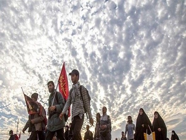 اعزام ۱۰۰ دانشجوی بسیجی برای خدمت رسانی به زائران/۲۱ هزار پرس غذا توزیع شد