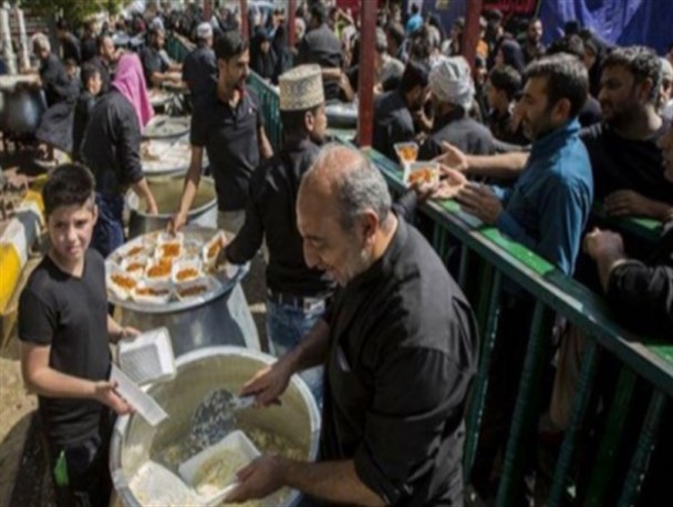 خدمات رسانی سپاه نبی اکرم(ص) کرمانشاه به زوار اربعین/ از تأمین امنیت زائران تا تدارک اسکان و تغذیه