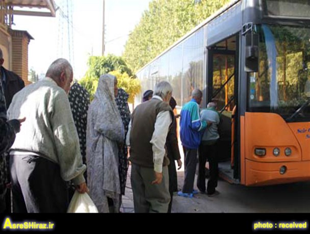 برگزاری تور سیاحتی - زیارتی برای پدربزرگ ها و مادربزرگ های شمال شیراز