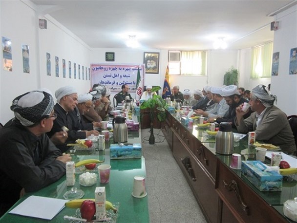 نشست صمیمی روحانیون اهل تسنن بوکان با فرمانده سپاه شهرستان +تصاویر