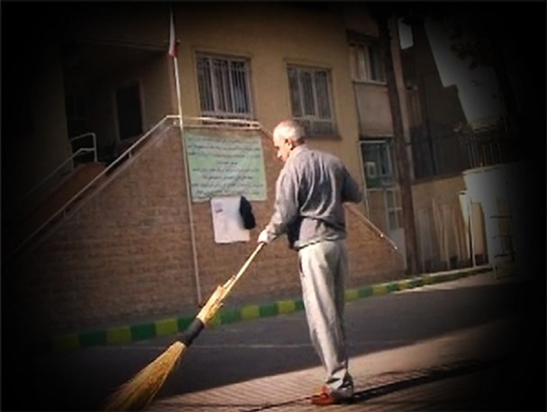 با حضور مستخدمان مدارس امکان انتقال اخبار محرمانه «خبرچینی» وجود دارد!!!