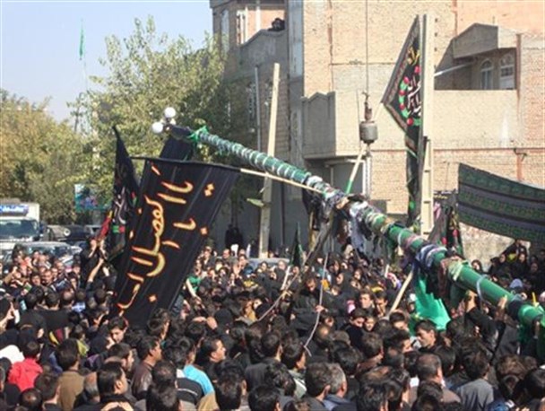 "علم بندی" آیینی برگرفته از برافراشتن پرچم اسلام در کربلا