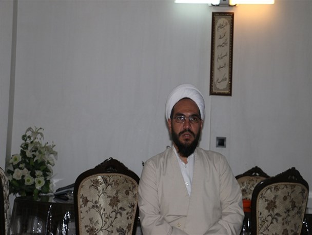 روحانی که راننده تریلی است+تصاویر