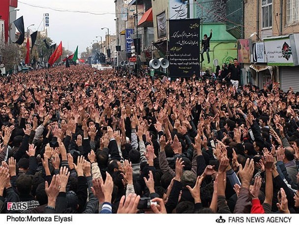 شعار بزرگترین اجتماع عزادارن کشور "همدلی با حسین (ع) و هم زبانی با زینب (س)" است/ زنجانی ها دیگر اجازه حضور سهل اندیشان به این شهر را  نخواهند داد