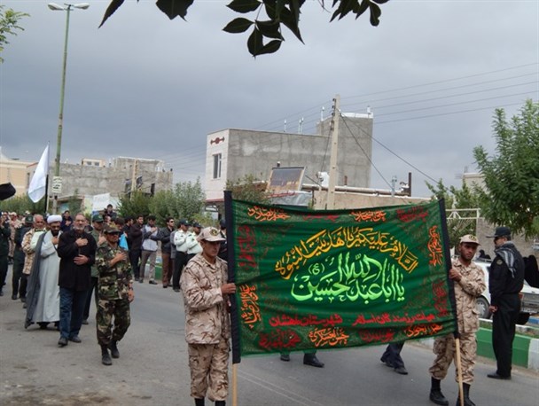 حرکت دسته عزاداری هیئت رزمندگان اسلام در ماهنشان