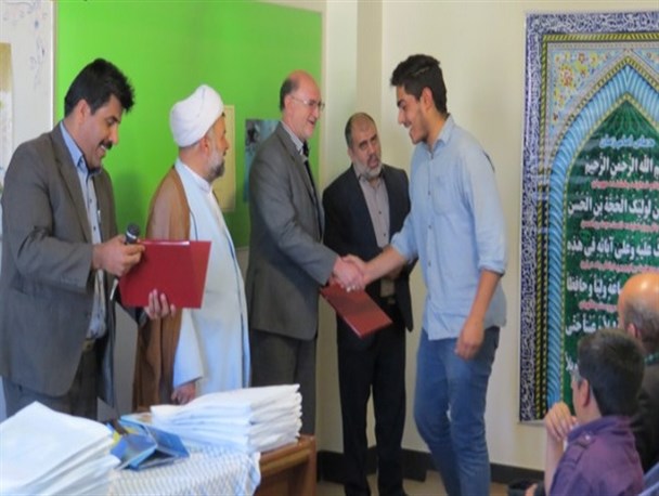 تجلیل از دانش آموزان ممتاز شاهد و ایثارگر/تصاویر