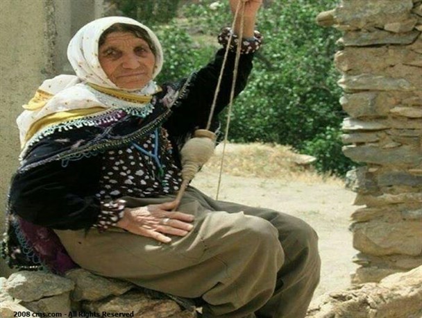 نقش زنان و خانواده در اقتصاد مقاومتی