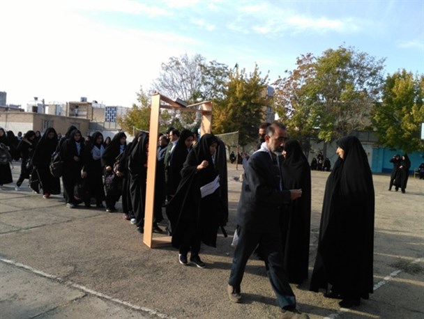مراسم بدرقه کاروان راهیان نور دانش آموزی شهرستان اسلام آبادغرب برگزار شد+ تصاویر