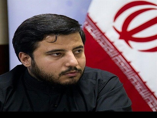 قراردادهای جدید نفتی در تعارض با اقتصاد مقاومتی است/ امروز به شرکتهای خدمات نفتی نیاز داریم