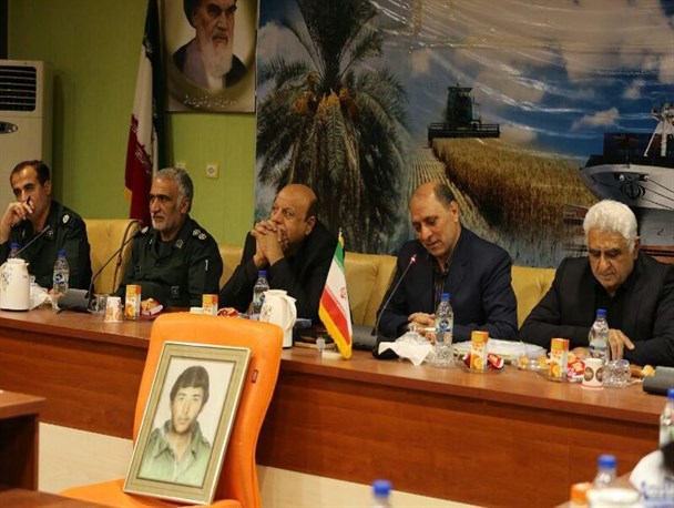 تجلیل از خانواده شهید چنگلوایی در بندرماهشهر+عکس