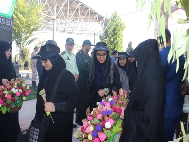 ۳۱۰ نفر از دانش آموزان دختر شهرستان قرچک راهی اردوی راهیان نور غرب شدند
