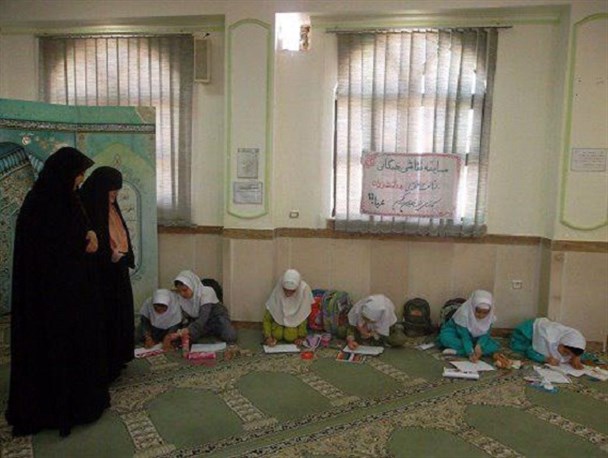 مسابقات نقاشی با موضوع بهداشت و روان در بندرترکمن برگزار شد