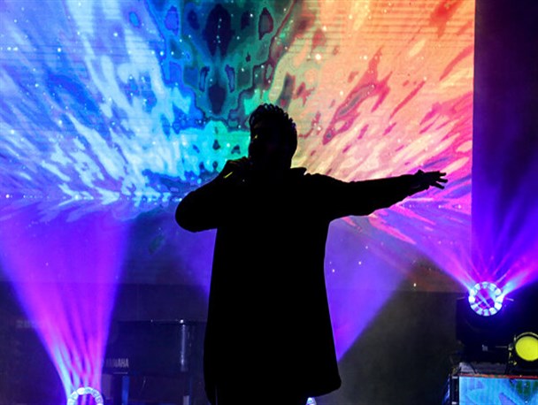 جهانگردی خوانندگان پاپ ادامه دارد/ خبری از اجراهای تهران نیست