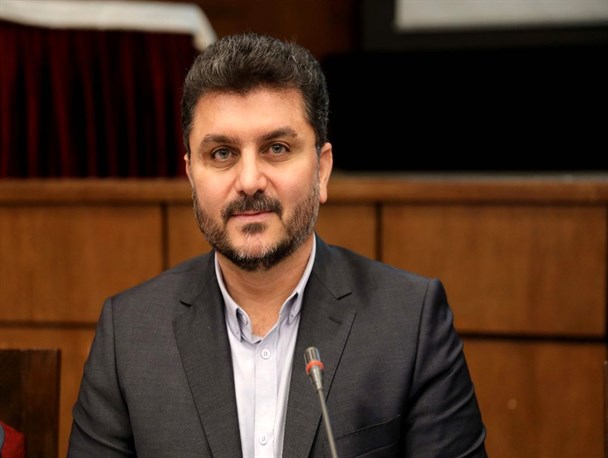 فرهادیان: منتظر تصمیم دبیر فدراسیون سوارکاری برای انتخابات هستیم/  داورزنی بازنشسته نیست