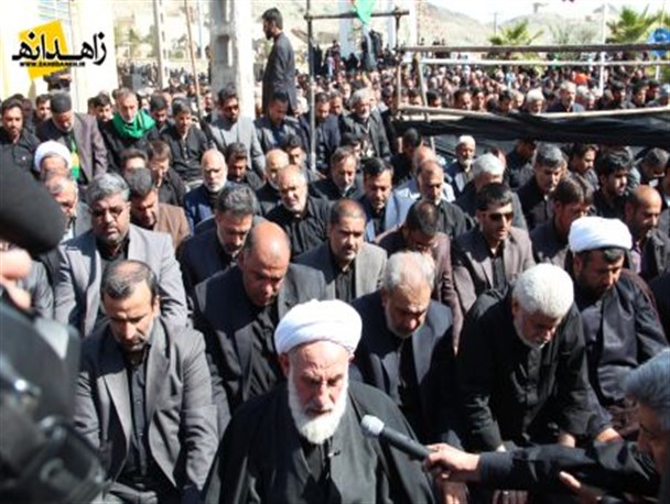 نماز ظهر عاشورا در گلزار شهدای زاهدان اقامه شد