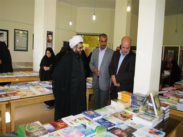 نمایشگاهی با۲۰۰۰عنوان کتاب دررفسنجان افتتاح گردید