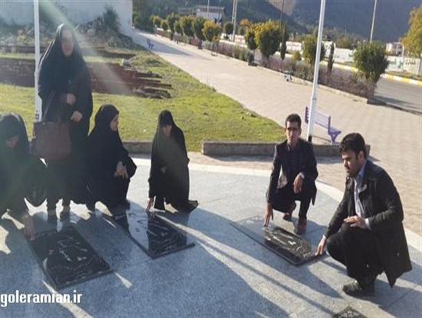 تجدید میثاق کتابداران شهرستان رامیان با شهدای گمنام+عکس