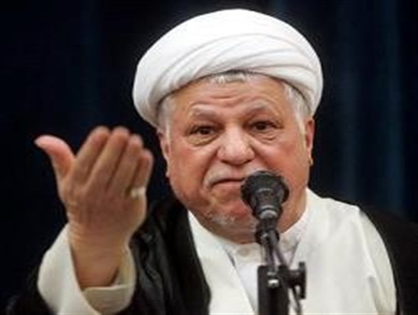 دیدید که با شعارهای بی‌پایه و اساس، در دو سال چه بلایی سر دانشگاه آزاد آوردند