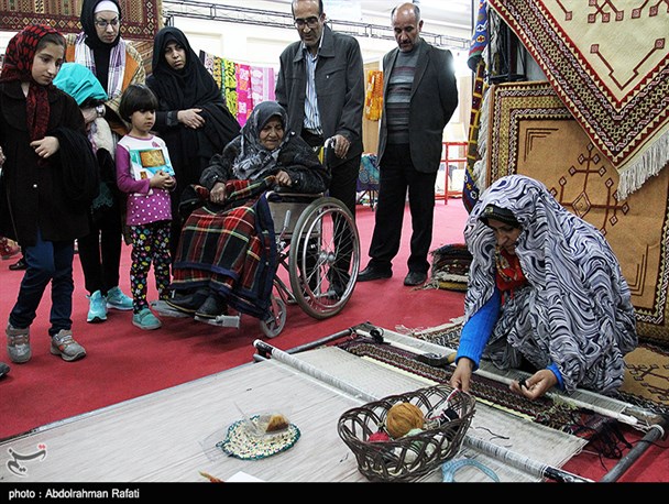 حضور هنرمندان و صنعتگران قاین در نمایشگاه صنایع دستی همدان