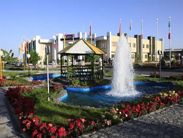 زیباترین دانشگاه ایران چشم انتظار بین المللی شدن