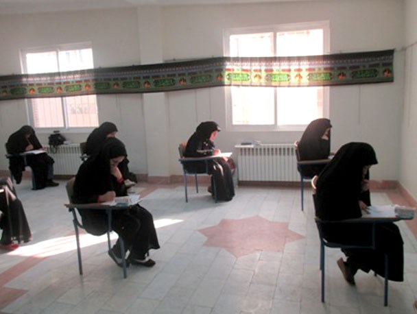 آزمون سراسری قرآن و عترت در جویبار برگزار شد