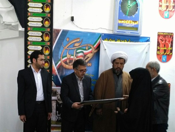 تجلیل از برگزیدگان مسابقات کتابخوانی/ تصویری