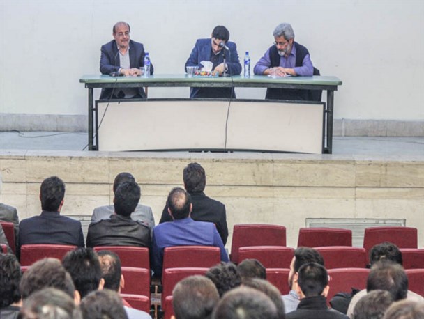 سلیمی: روحانی پروژه‌ها را تعطیل کرد تا آمریکا به او هواپیما بدهد/ چرا آمریکا نمی‌تواند به ایران حمله کند؟