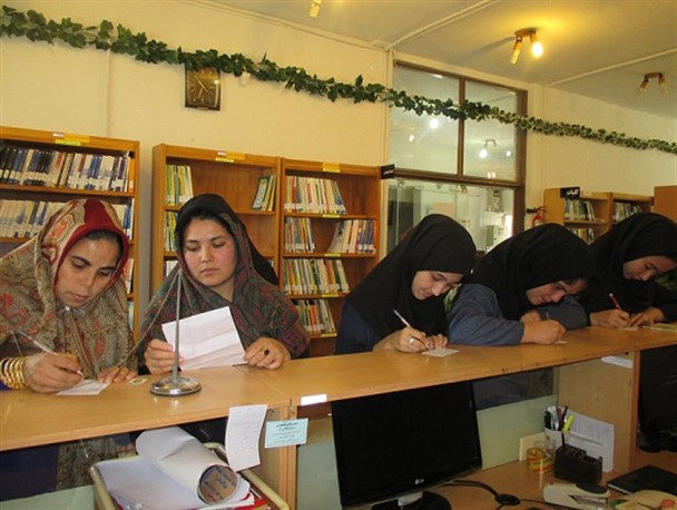 عضویت رایگان در کتابخانه سعدی بندرترکمن انجام شد/تصاویر
