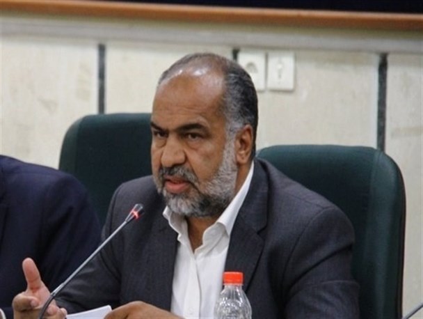 صباغیان از دو واحد صنعتی تولید کاشی ابرکوه بازدید کرد