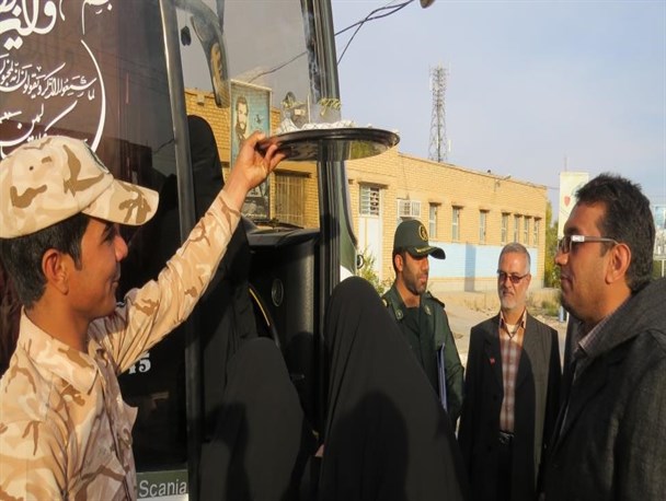 ۴۰ نفر از شهرستان خوروبیابانک به دیدار رهبر انقلاب رفتند+ تصاویر
