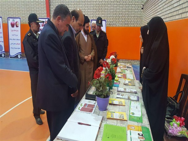 نمایشگاه آسیب های اجتماعی در صوفیان برپاشد+تصاویر