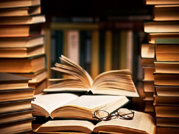 بانوی کتابدار مجتمع فرهنگی وهنری ابرکوه، کتابدار نمونه کشوری شد
