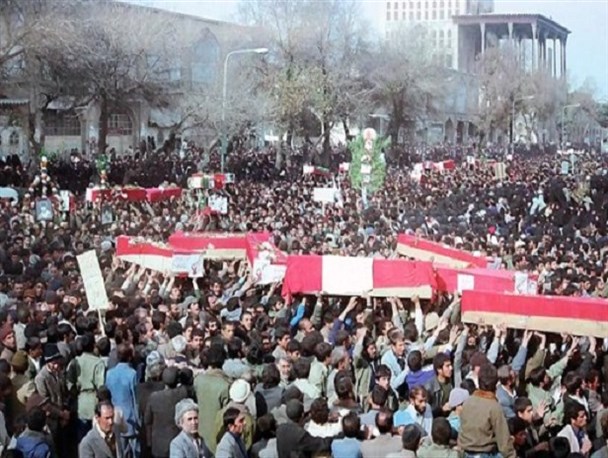 چرایی عدم ثبت روز «حماسه و ایثار اصفهان» در تقویم/ اصفهانی ها چشم انتظار دیدار هرساله با رهبر معظم انقلاب هستند