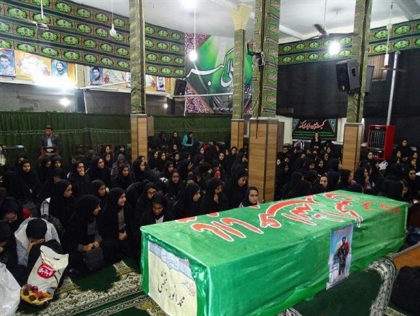 دانش آموزان دلیجانی پس از وداع با پیکرشهید مدافع حرم به مناطق عملیاتی اعزام شدند+عکس