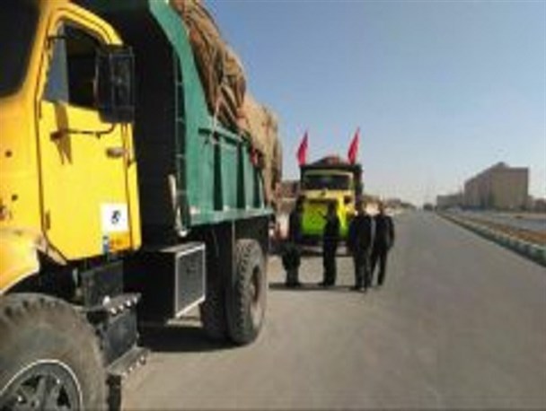 محموله کمک های مردمی شهر بهارستان به استان کرمانشاه ارسال شد